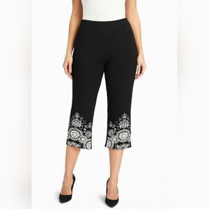 SHEIN Black Capri Pants Floral Embroidered Hem Stretch Pull-On Cropped Womens"